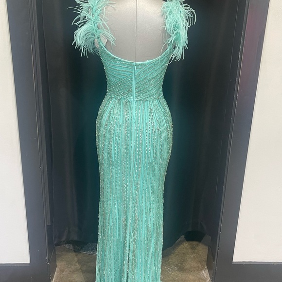 Ashley Lauren Formal Dress - 11367 Sz 6 - Picture 2 of 7